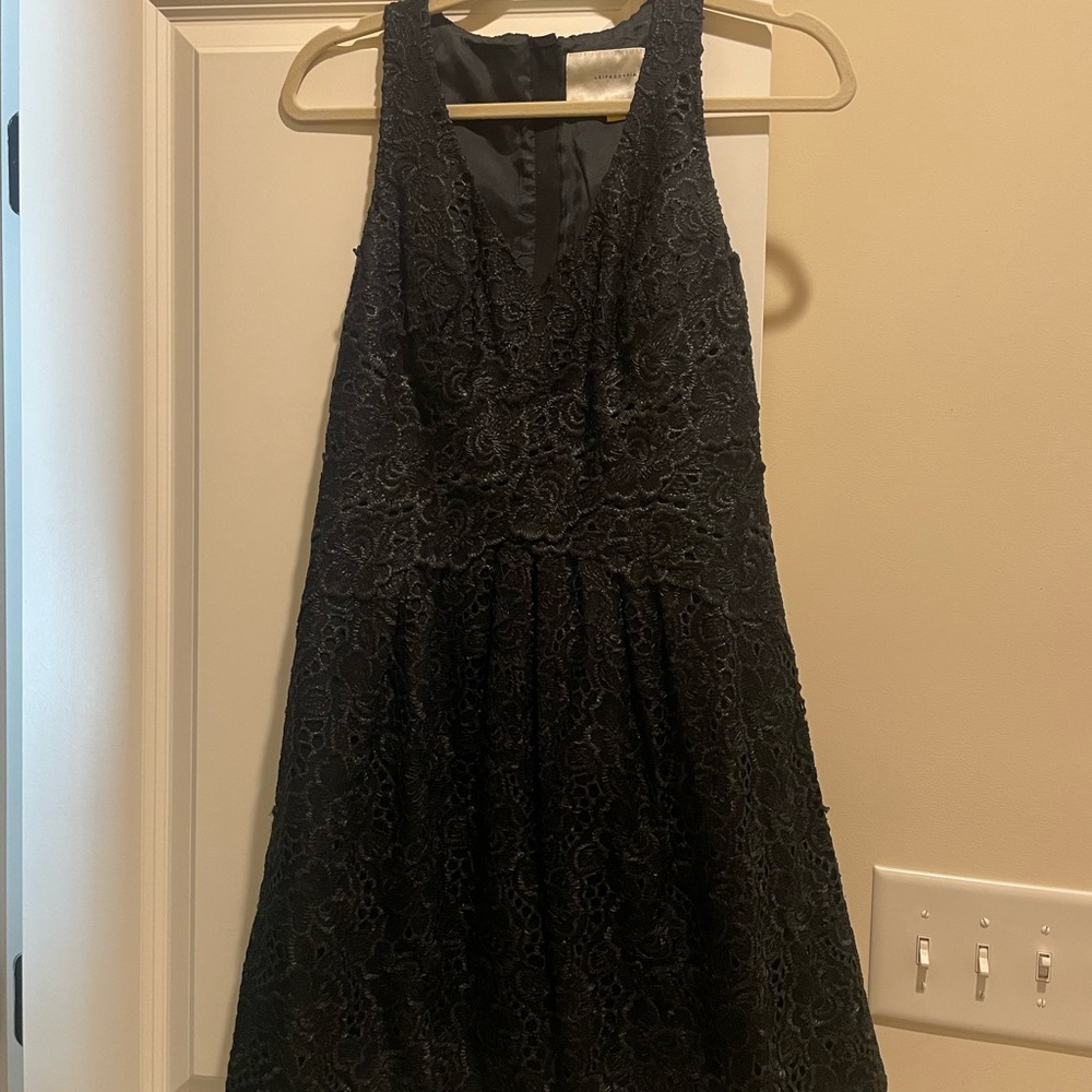 Leifsdottir for Anthropologie Size 6 Chic V-Neck Sleeveless Black Mini Dress